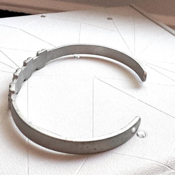 🧸Stylish Vintage Brushed and Polished Sterling Silver Teddy Bear Cuff Bracelet - Picture 3 of 12